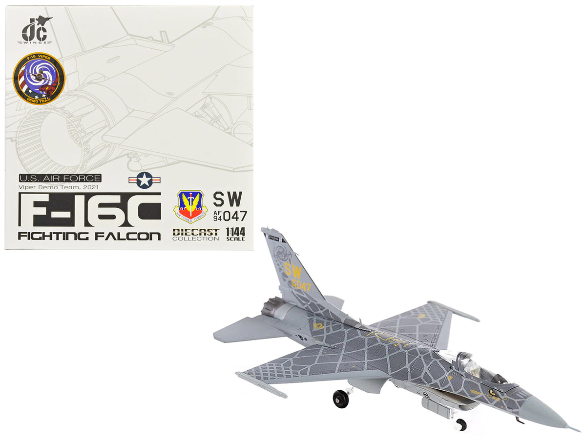 Lockheed Martin F-16C Fighting Falcon Fighter Aircraft "Viper Demo Team" (2021) United States Air Force 1/144 Diecast Model by JC Wings free shipping USA