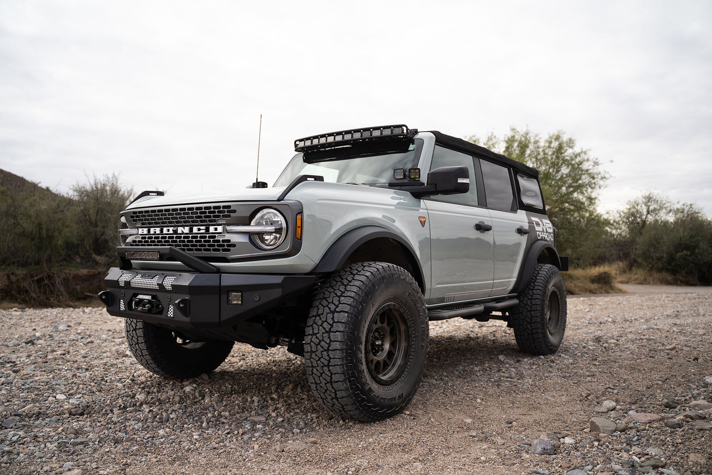 2021-22 Ford Bronco 40-Inch Curved Light Bar Mount