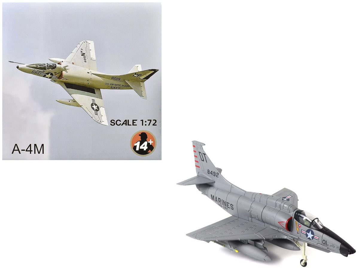 Douglas A-4D Skyhawk Aircraft "VMA-242 Bats NAS Key West 1962 Missile Crisis" United States Marine Corps 1/72 Diecast Model Airplane free shipping USA