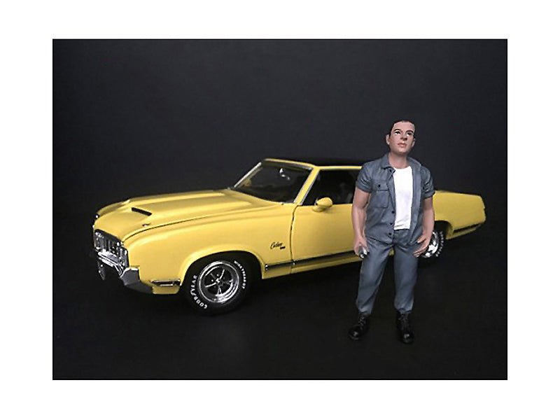 "Hanging Out II" Beto Figurine for 1/18 Scale Models by American Diorama free shipping USA