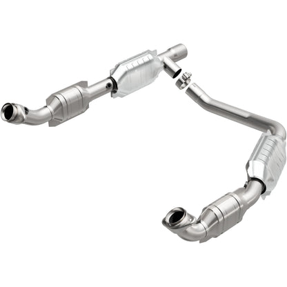 MagnaFlow 2005-2006 Ford E-350 Super Duty 5.4L | 2005 Ford E-250 5.4L California Grade CARB Compliant Direct-Fit Catalytic Converter 458041