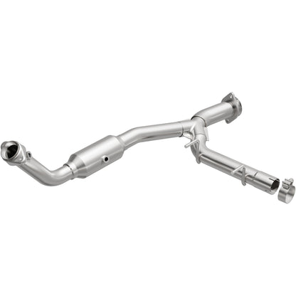 MagnaFlow 2005-2006 Ford Expedition 5.4L California Grade CARB Compliant Direct-Fit Catalytic Converter 4651411