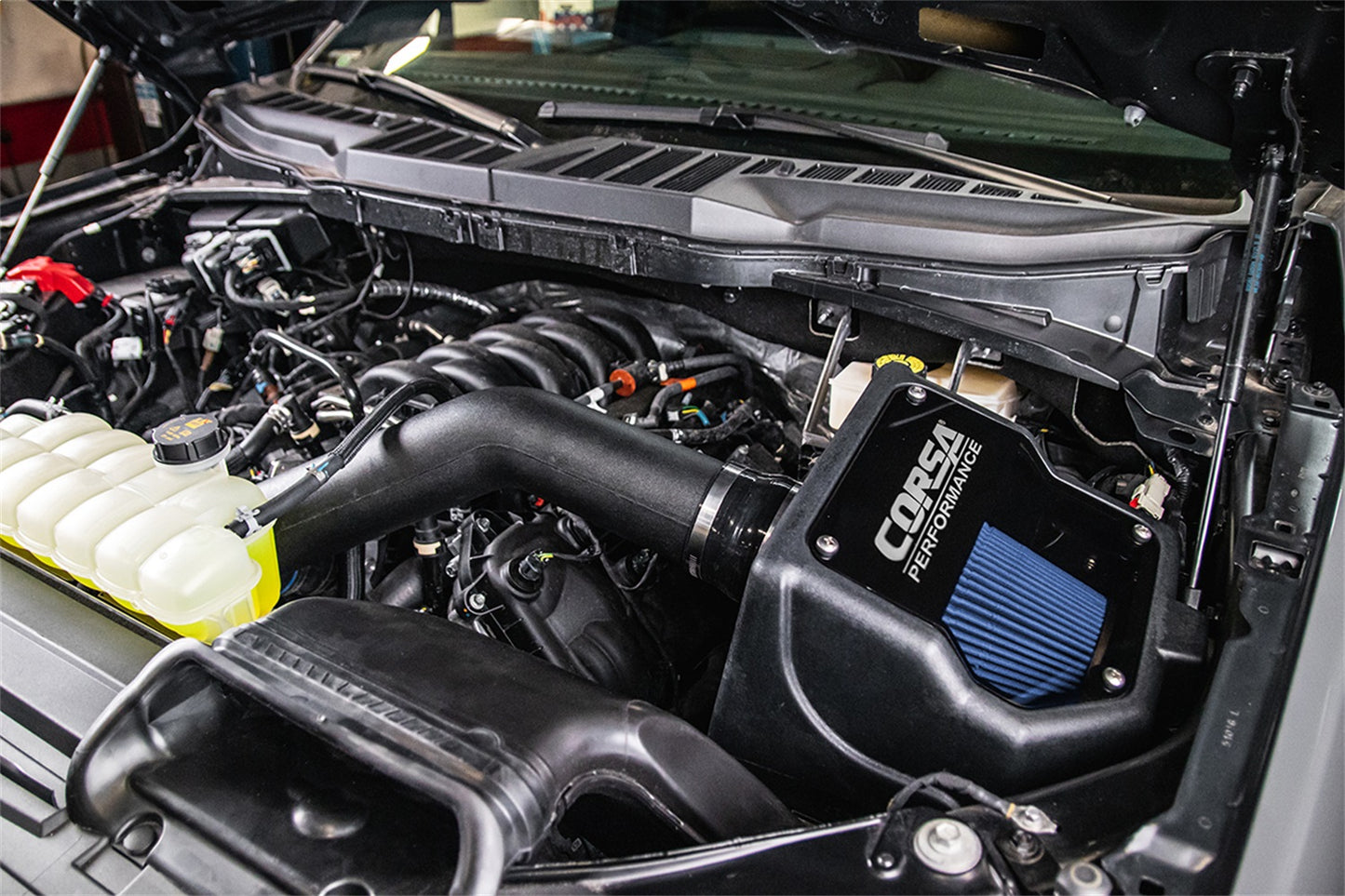 CORSA MaxFlow© 5 Closed Box Air Intake