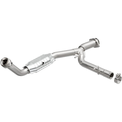MagnaFlow 2005-2006 Ford Expedition 5.4L OEM Grade Federal / EPA Compliant Direct-Fit Catalytic Converter 49411
