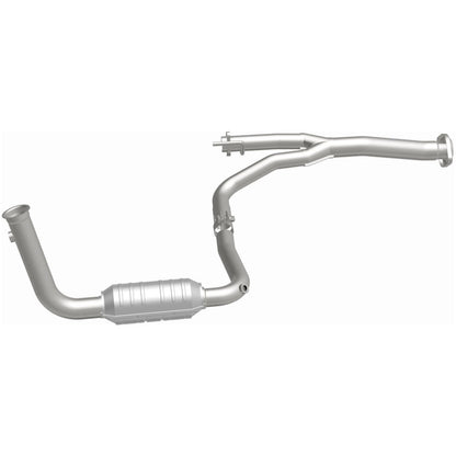 MagnaFlow 2004 Jeep Liberty 3.7L OEM Grade Federal / EPA Compliant Direct-Fit Catalytic Converter 49582