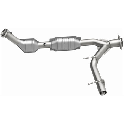 MagnaFlow 2003-2004 Ford Expedition 4.6L OEM Grade Federal / EPA Compliant Direct-Fit Catalytic Converter 49607