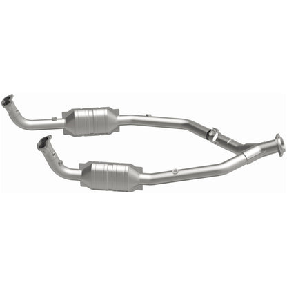 MagnaFlow 1999-2002 Land Rover Discovery 4.0L | 2003-2004 Land Rover Discovery 4.6L OEM Grade Federal / EPA Compliant Direct-Fit Catalytic Converter 49720