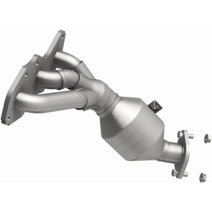 MagnaFlow 2006-2012 Toyota RAV4 3.5L California Grade CARB Compliant Direct-Fit Manifold Catalytic Converter 5582820