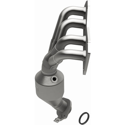 MagnaFlow 2012-2014 Toyota Camry 2.5L California Grade CARB Compliant Direct-Fit Catalytic Converter 5631381