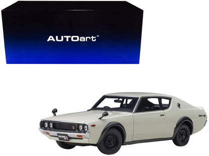 Nissan Skyline 2000GT-R (KPGC110) RHD (Right Hand Drive) White 1/18 Model Car by Autoart  free shipping USA