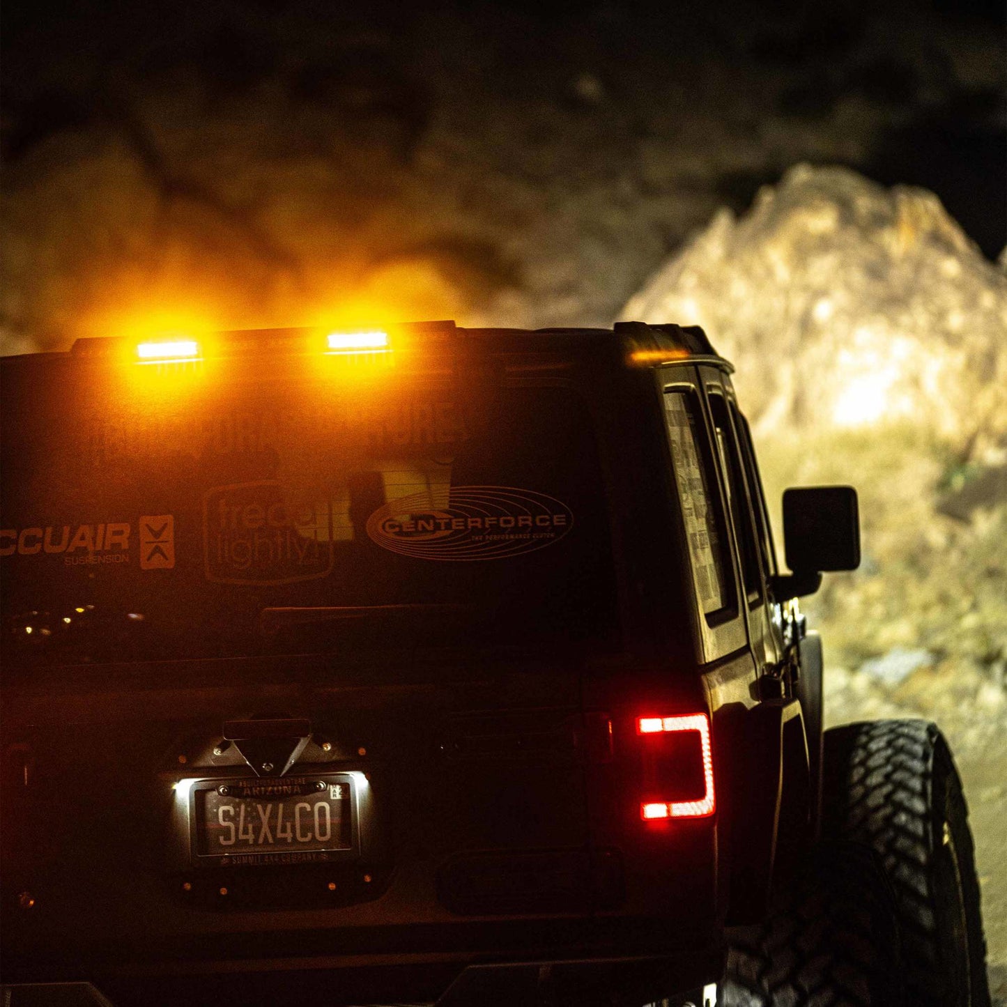 Jeep JL 28 In. Chase LED Light Bar Kit - Rear-Facing - Multi-Function