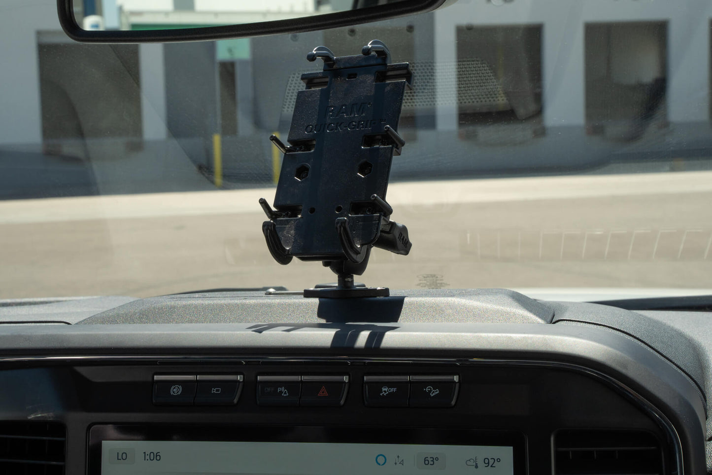 GGVF-AC810350180-Digital Device Dash Mount
