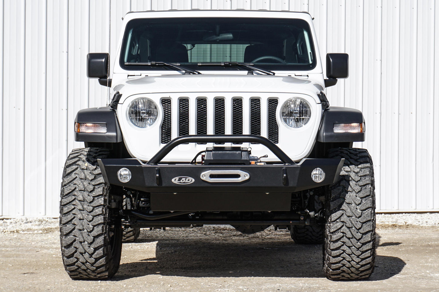 JL/JT Signature Series Mid Width Front Bumper W/ Bull Bar
