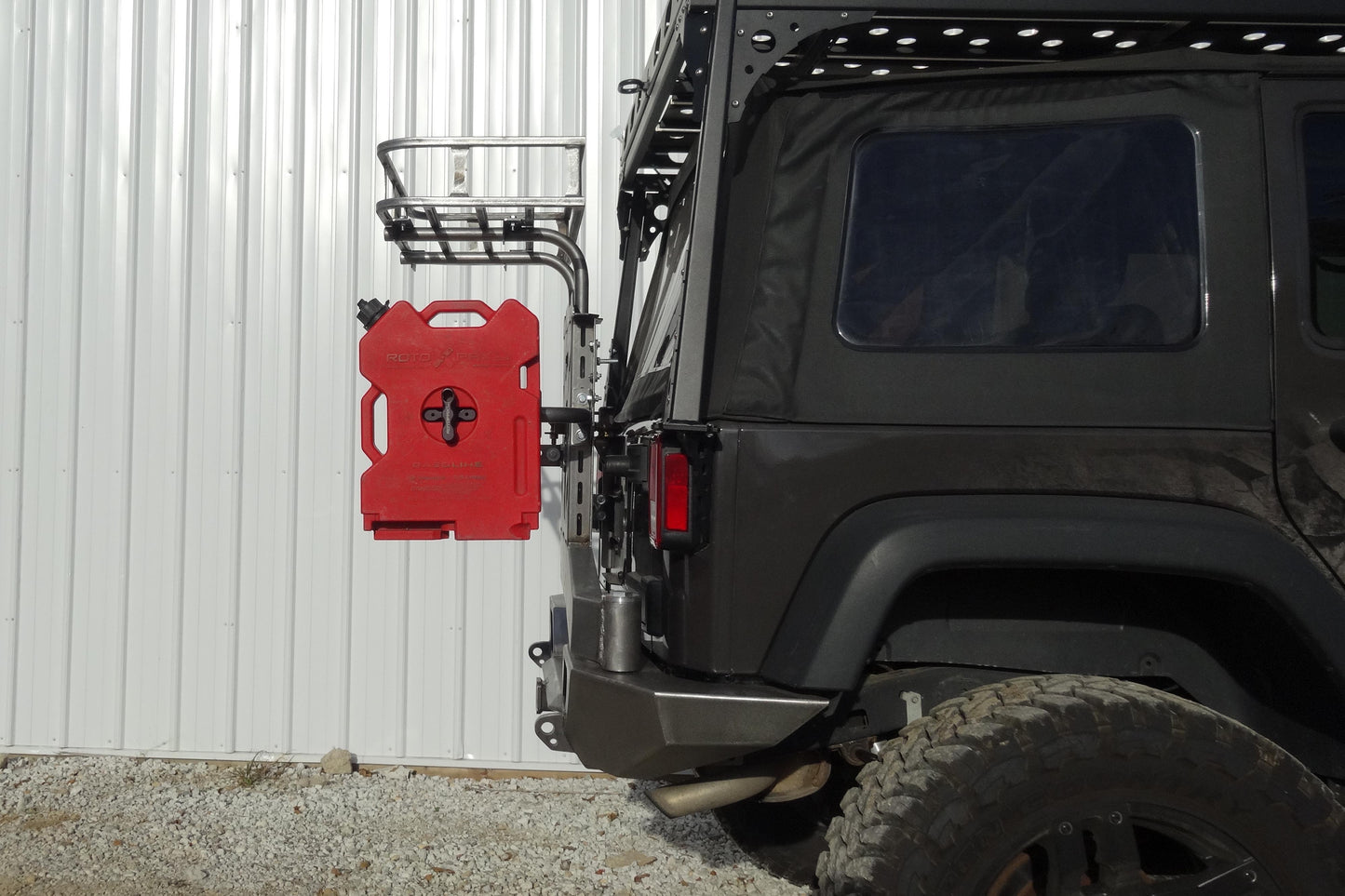 Destroyer RotoPax 2 Or 3 Gallon Mounts (Pair)