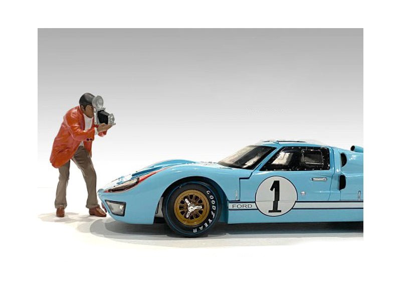 "Race Day 1" Figurine III for 1/24 Scale Models by American Diorama  free shipping USA